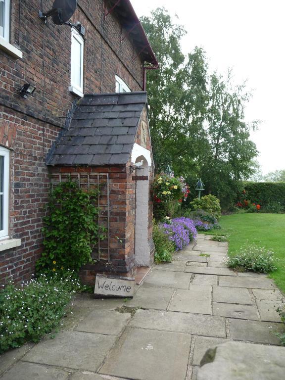 Birtles Farm Bed And Breakfast Knutsford Eksteriør billede